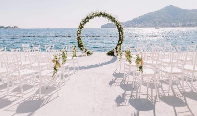 beautiful-beach-wedding-backdrop 4 Outdoor Beach Wedding Tips (7 Bonus Tips)