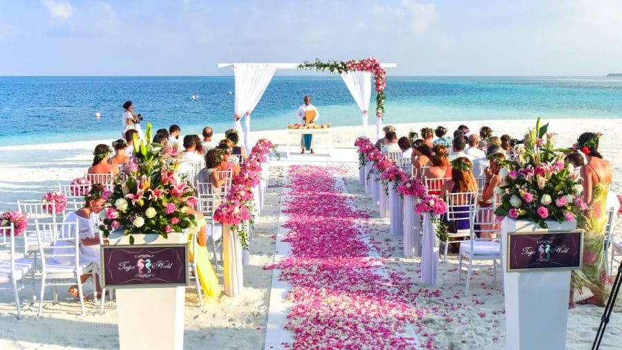 beautiful-outdoor-beach-wedding-scaled 4 Outdoor Beach Wedding Tips (7 Bonus Tips)