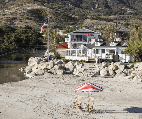 ashton-kutcher-mila-kunis-beach-home-10 Photos From Mila Kunis and Ashton Kutcher's Beach Home