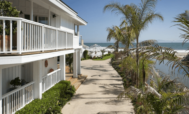 ashton-kutcher-mila-kunis-beach-home-3 Photos From Mila Kunis and Ashton Kutcher's Beach Home