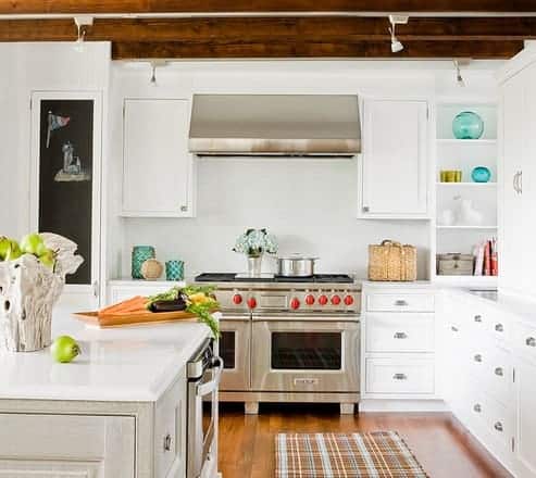 Annisquam-Kitchen-by-Venegas-and-Company-2 101 Beautiful Beach Cottage Kitchens