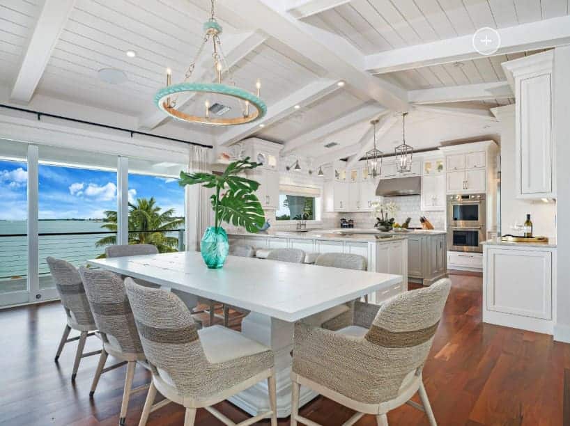 Islamorada-House-by-MHK-Architecture-Planning 62 Beach Dining Room Ideas